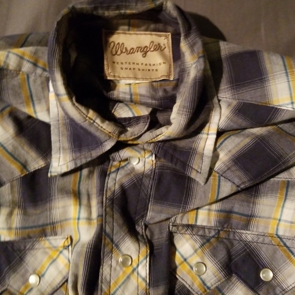 Mens Wrangle button down - Picture 2 of 3